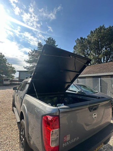 Nissan navara np300 - nissan,