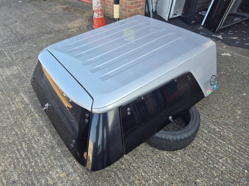 Side doors genuine nissam - side,